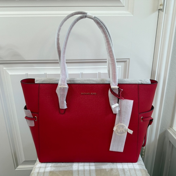 Michael Kors Gilly Large Drawstring Travel Tote in Bright Red - Picture 9 of 16